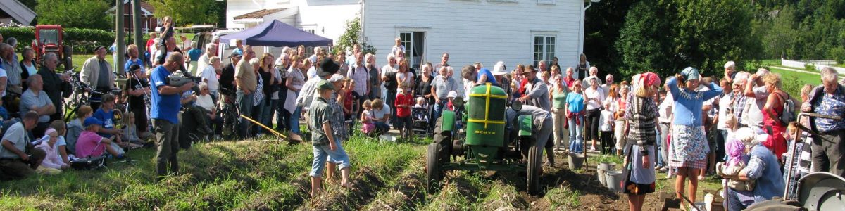 Birkenes Bygdemuseum uti akeren